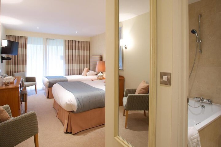 Room 8 of 34
