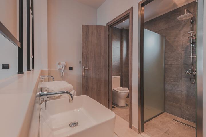 Room 19 of 28