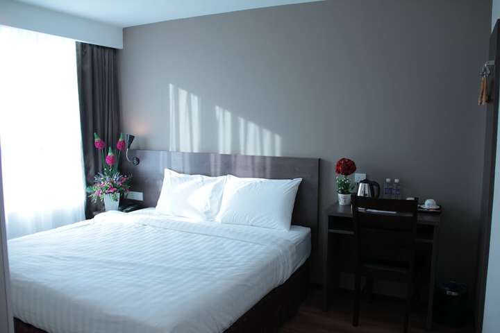 Room 11 of 50