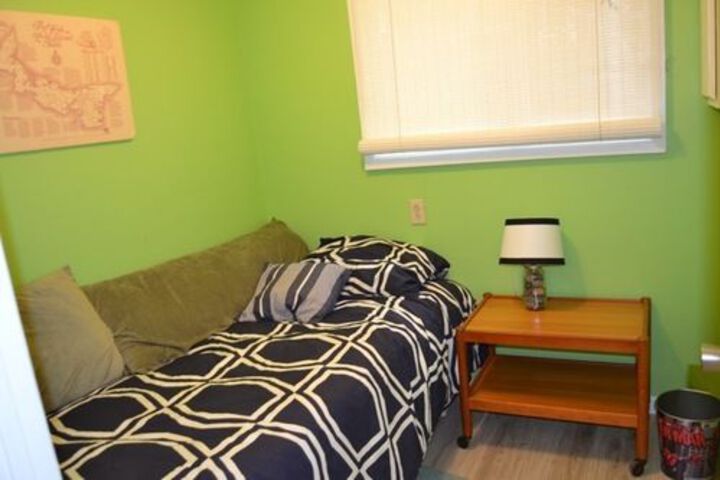Room 11 of 22