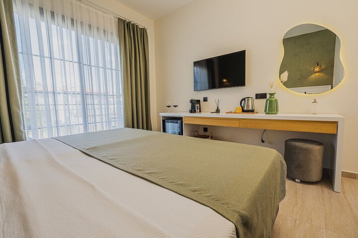 Room 34 of 89