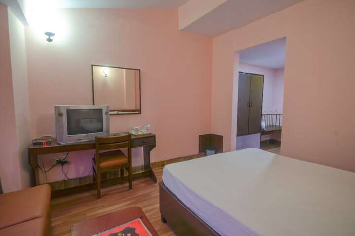 Room 9 of 29
