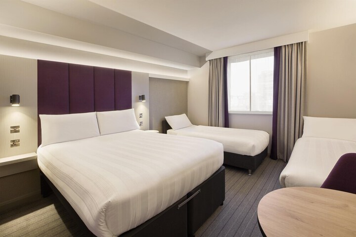 Room 5 of 25