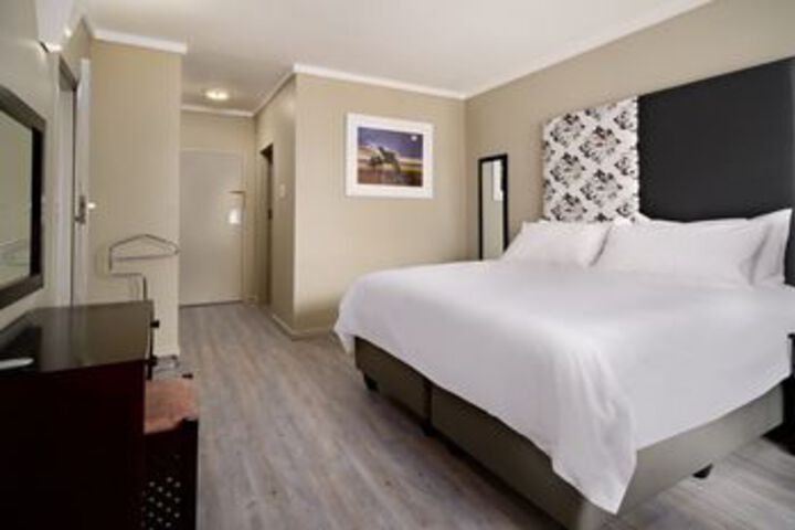 Room 13 of 27