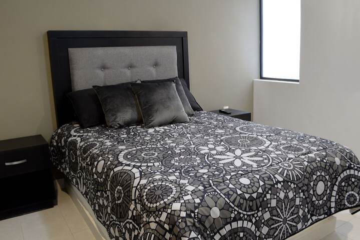 Room 3 of 89