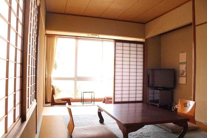 Room 13 of 84