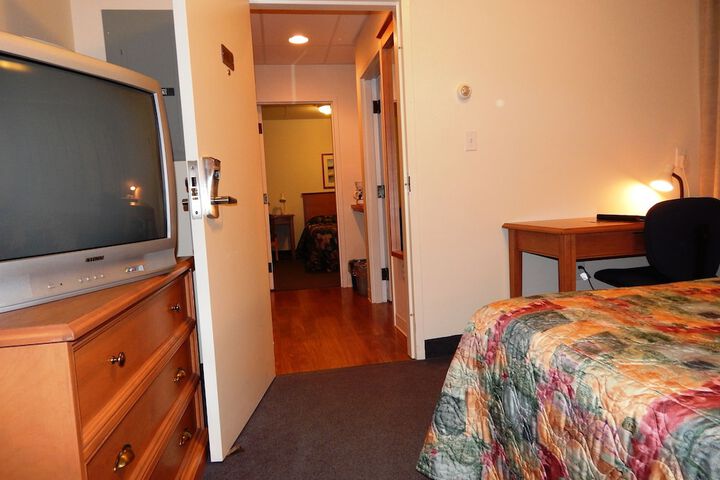 Room 6 of 27