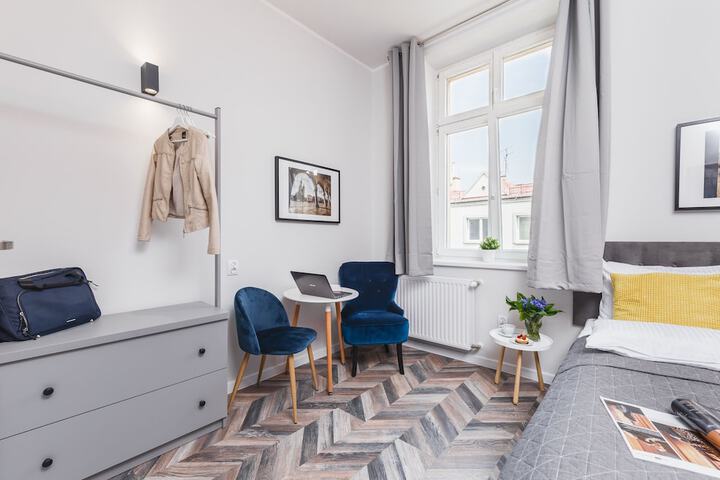 Room 14 of 28