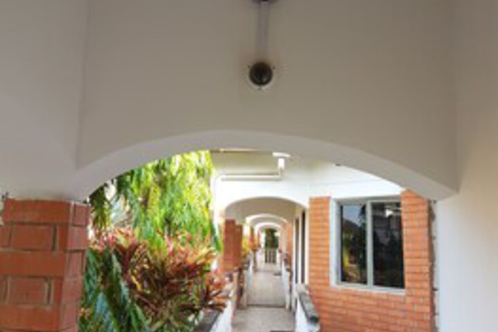 Hotel Exterior 16 of 32
