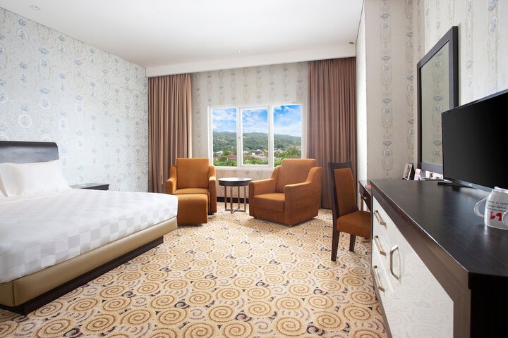 Room 13 of 43