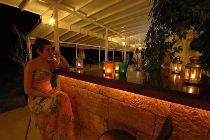 Lounge 18 of 43