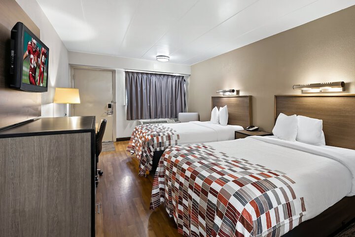 Deluxe 2 Double Beds (3 of 9)
