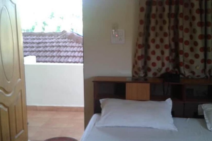 Room 3 of 33