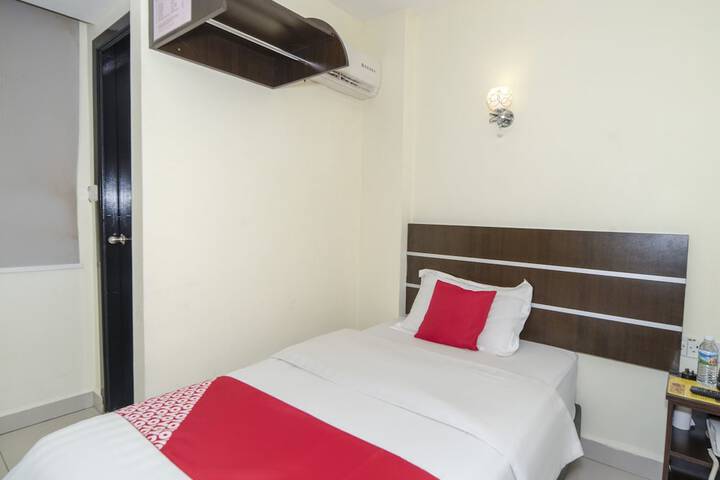 Room 8 of 30