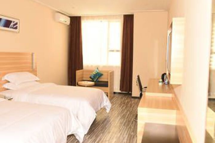 Room 8 of 10
