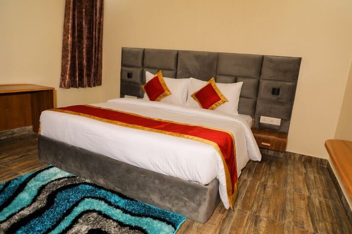 Room 8 of 40