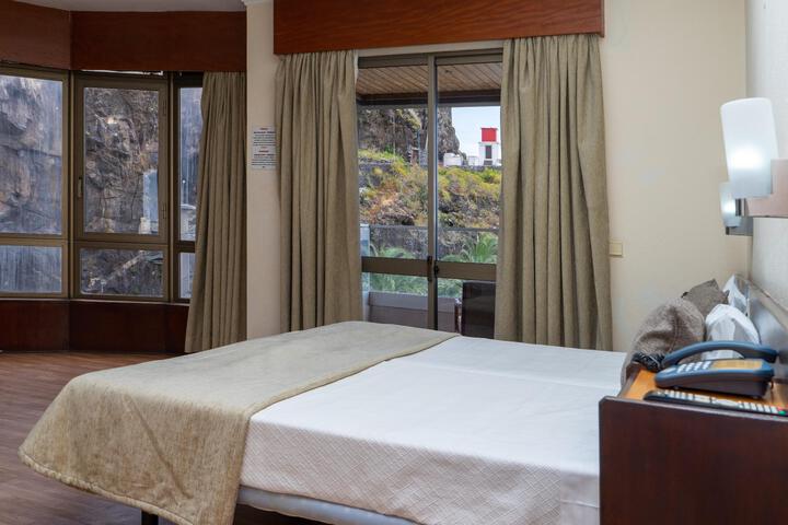 Room 114 of 128