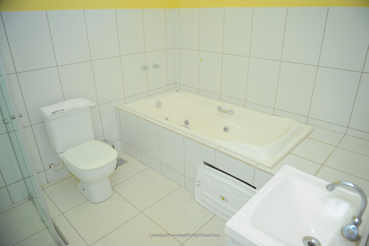 Suite 26 of 32