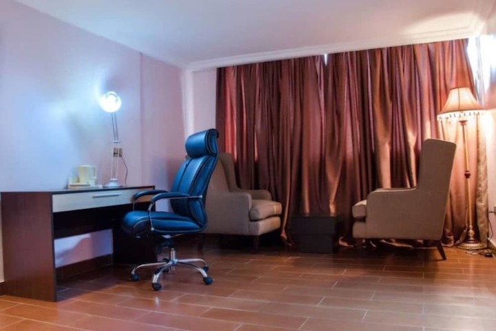 Room 9 of 22