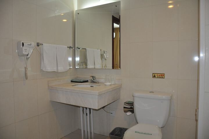 Room 16 of 21