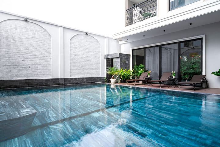 Pool 49 of 85