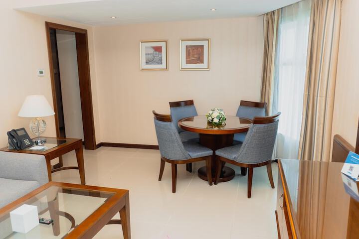 Room 27 of 117