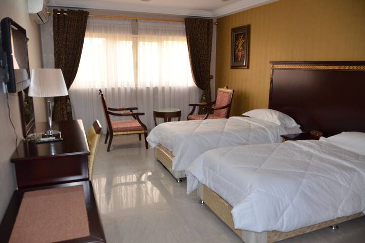 Room 14 of 28