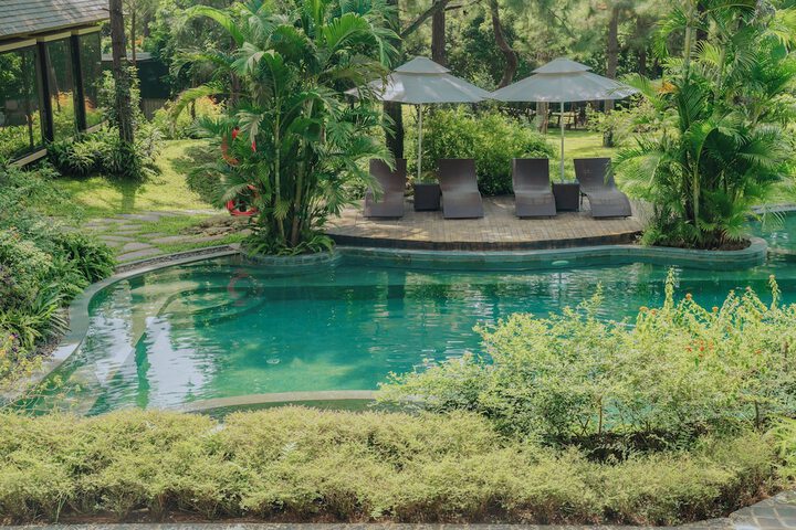 Pool 102 of 133