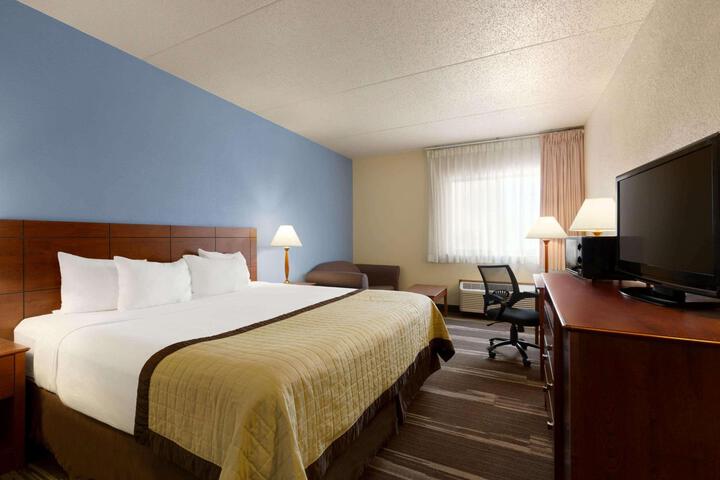 1 King Bed Accessible (1 of 9)
