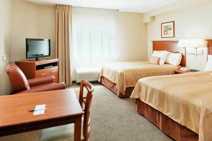 1 Queen Bed Studio Suite (4 of 10)