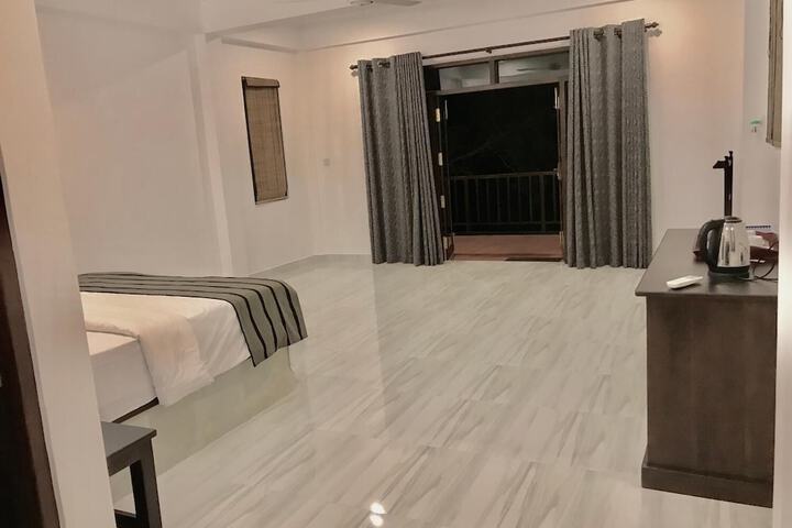 Room 5 of 56