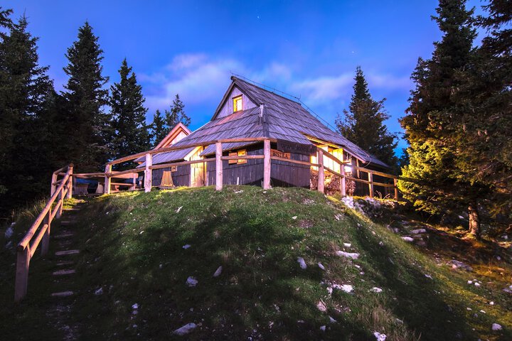 Koca Bistra - Velika planina in Kamnik
