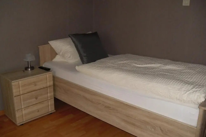 Room 2 of 17