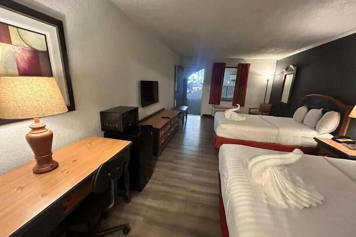 Room 11 of 30