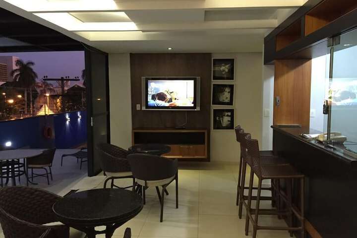 Lounge 43 of 60