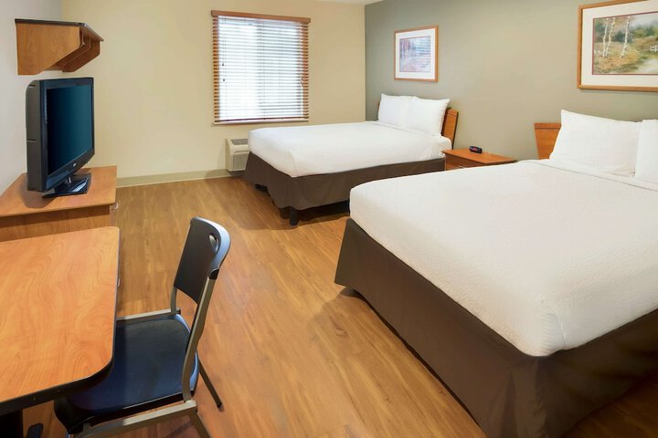 Double Accessible Queen Size Bed (7 of 8)
