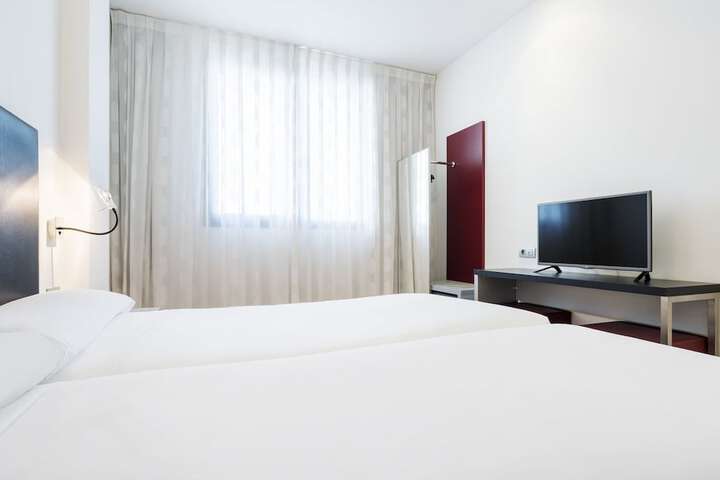 Room 16 of 46