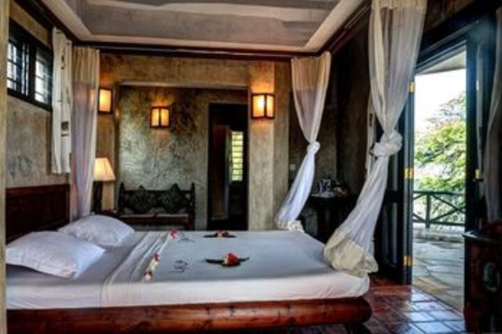 Room 28 of 60