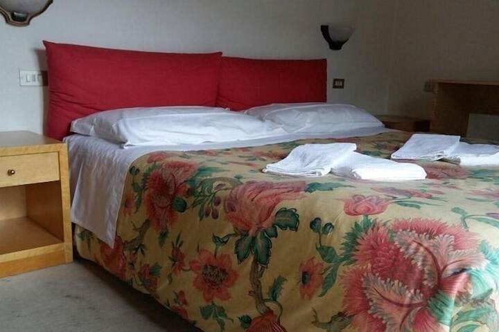 Room 8 of 20