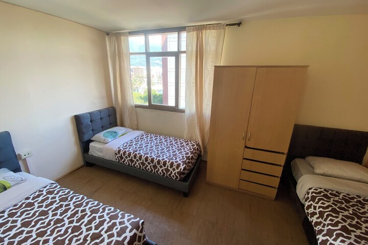 Room 11 of 33