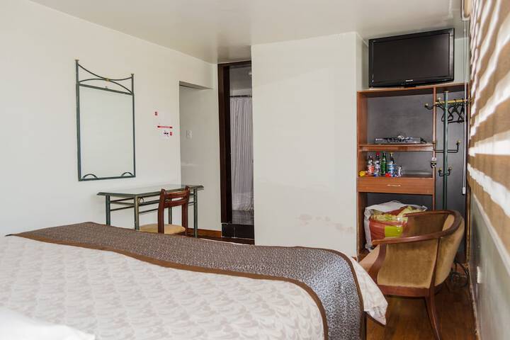 Room 8 of 40