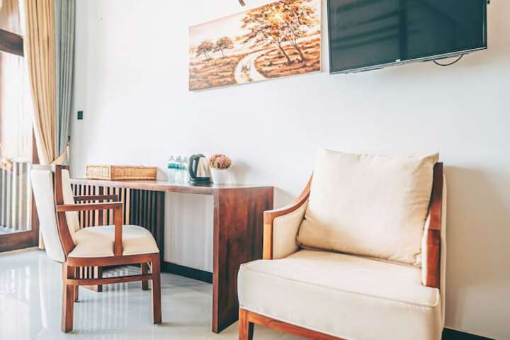 Room 8 of 30