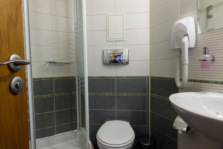 Room 29 of 62
