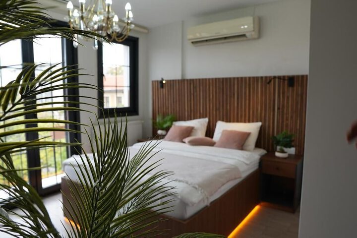 Room 3 of 12