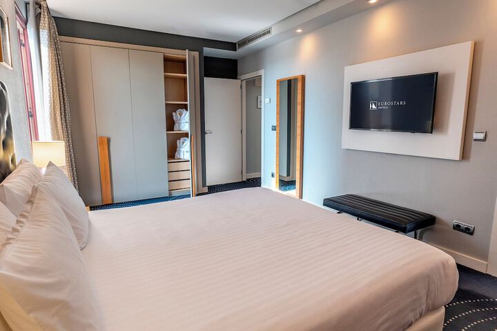 Room 45 of 72