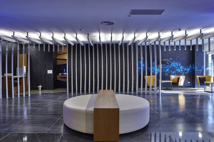Business Center 74 of 77