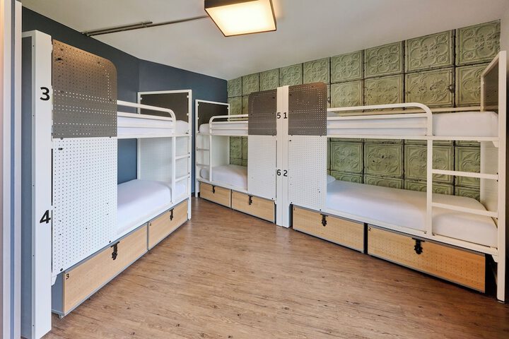 Room 28 of 72