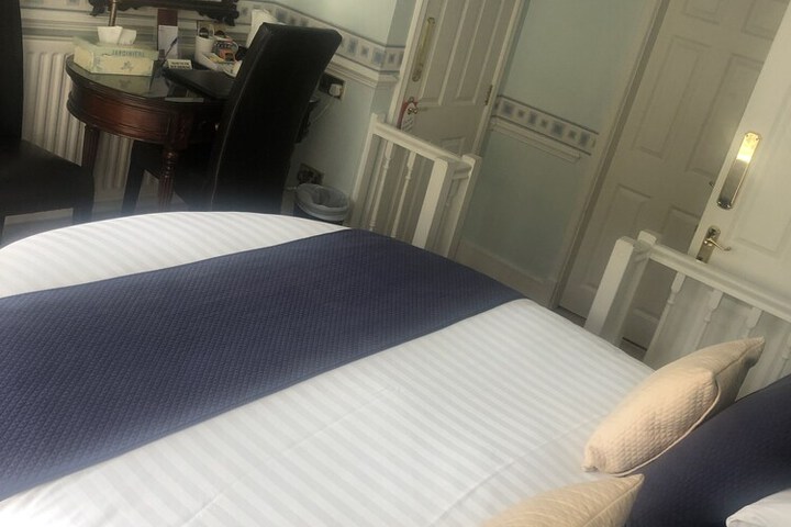 Room 5 of 48