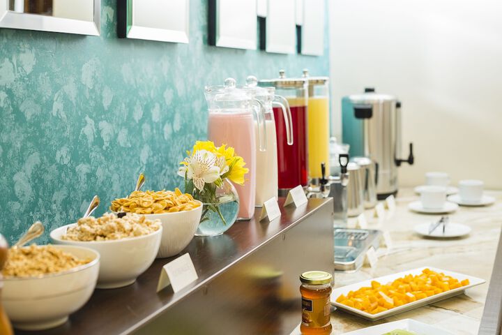 Breakfast/Coffee Service 15 of 20