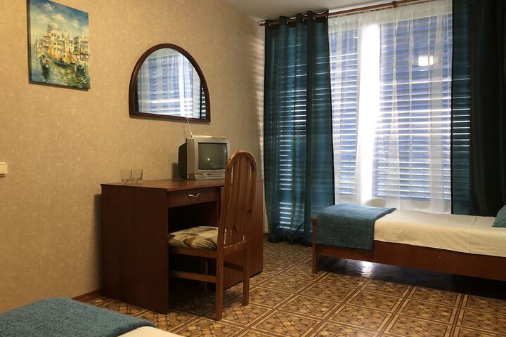 Room 5 of 20